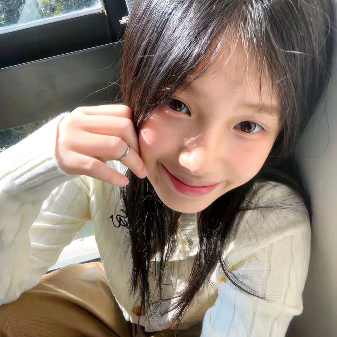蜘蛛网中的女孩